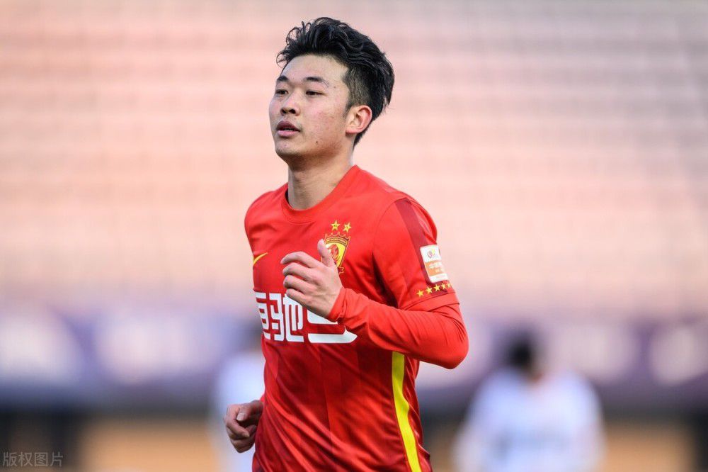 全场比赛结束，勒沃库森3-0法兰克福。